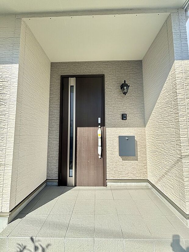 お客様をお迎えする玄関、お家の出入りもスムーズに行えます。