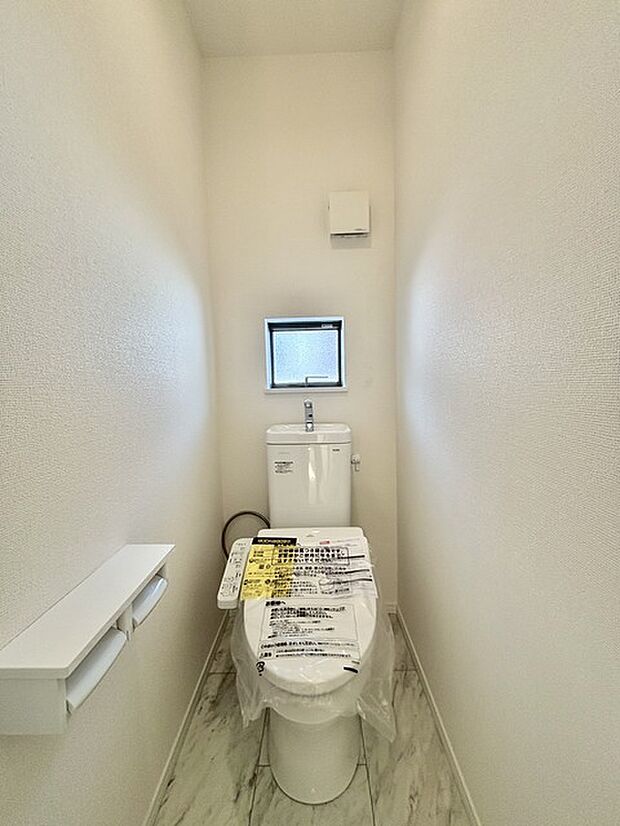 1.2階にそれぞれトレイがございます。朝の混雑時に分散して利用できるほか、ゲスト用としても使い分けることもできます。