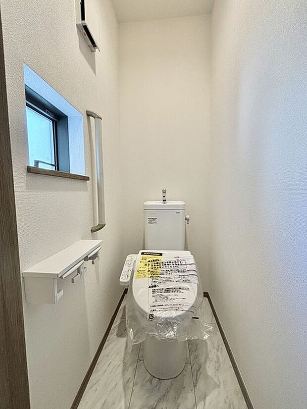 1.2階にそれぞれトレイがございます。朝の混雑時に分散して利用できるほか、ゲスト用としても使い分けることもできます。