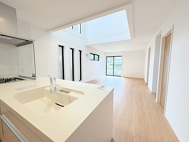 リビングは家具の配置も思いのまま。自由度が高い設計です。