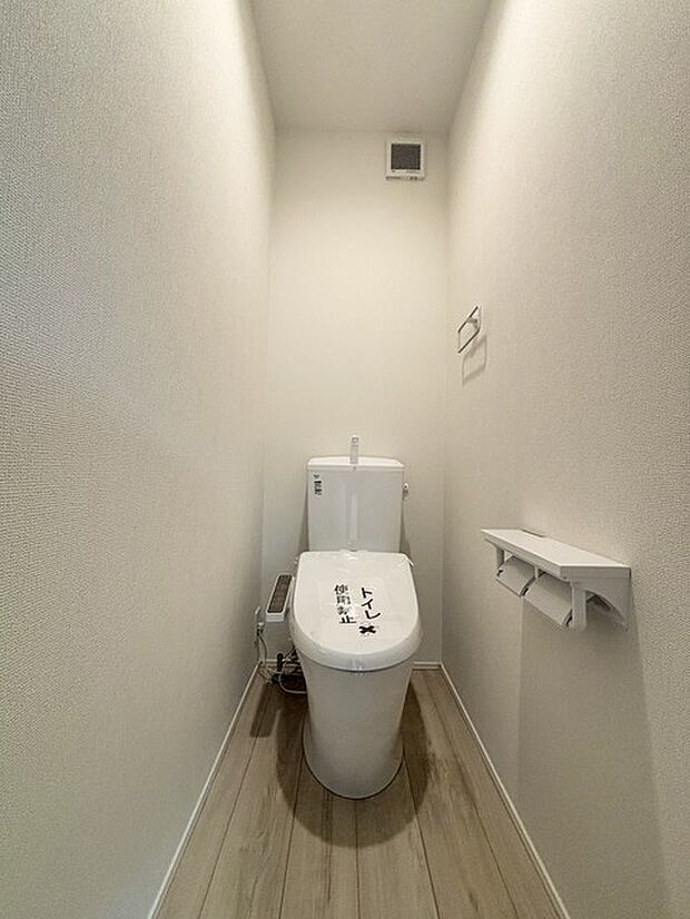 1.2階にそれぞれトレイがございます。朝の混雑時に分散して利用できるほか、ゲスト用としても使い分けることもできます。 