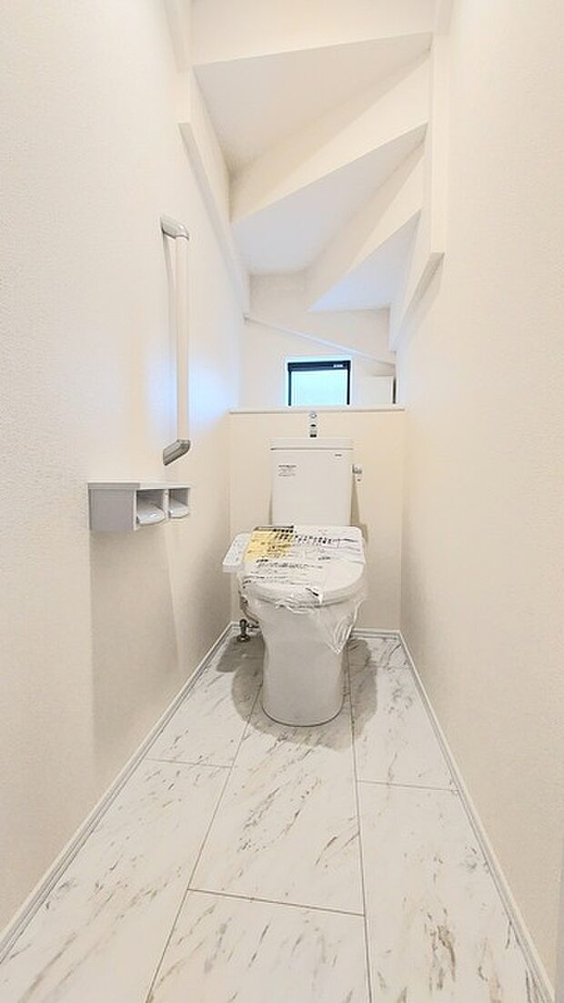 1.2階にそれぞれトレイがございます。朝の混雑時に分散して利用できるほか、ゲスト用としても使い分けることもできます。