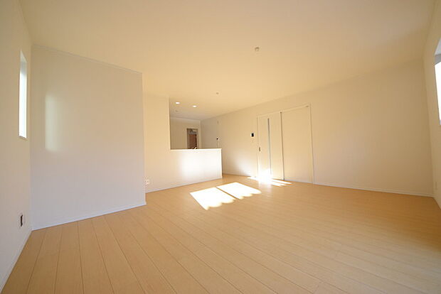 夕食の時間。家族、友人、両親、親戚との会話がより料理を美味しくしてくれる。あっという間に時間が過ぎてしまう居心地の良さは、普段はほっとする空間としてここにあります。