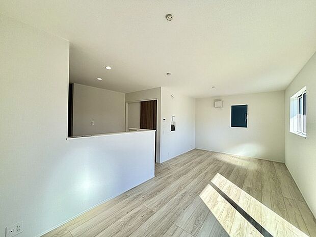 夕食の時間。家族、友人、両親、親戚との会話がより料理を美味しくしてくれる。あっという間に時間が過ぎてしまう居心地の良さは、普段はほっとする空間としてここにあります。