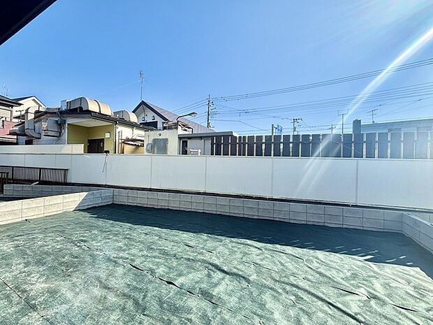 南側は開けているため日当たりもよいです。