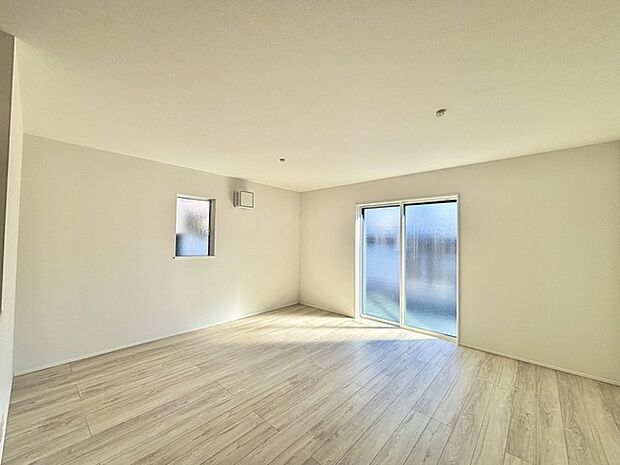 家族が一番集まる場所だから広々としつつも素敵な空間であって欲しい。皆がくつろぐリビングからキッチンまでが一つに繋がる空間。 