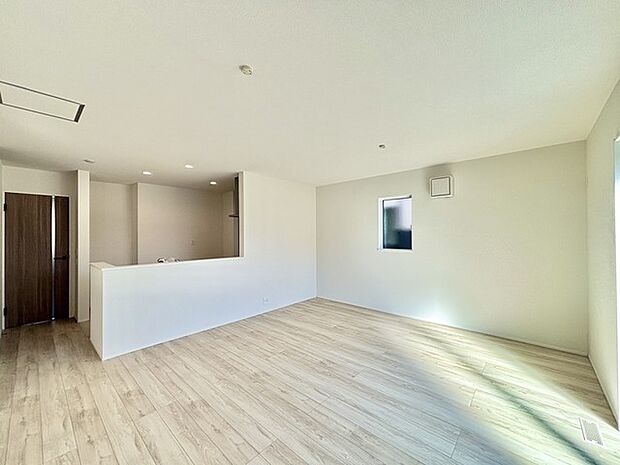 夕食の時間。家族、友人、両親、親戚との会話がより料理を美味しくしてくれる。あっという間に時間が過ぎてしまう居心地の良さは、普段はほっとする空間としてここにあります。 