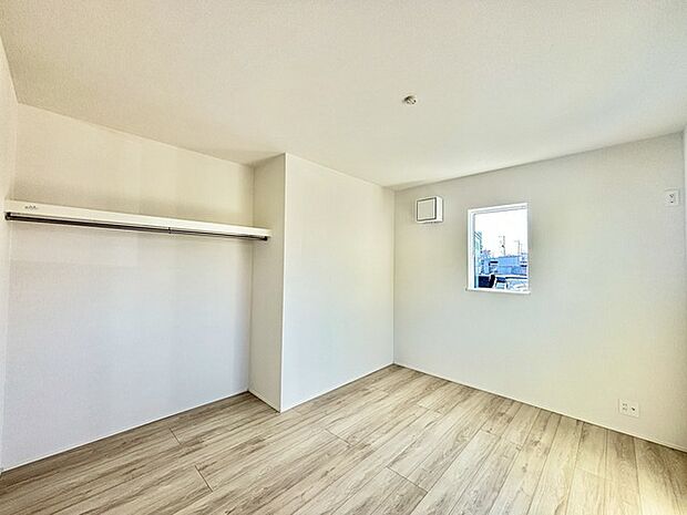 2面採光を確保した明るい室内は、爽やかな風を感じる居心地の良い空間です。 