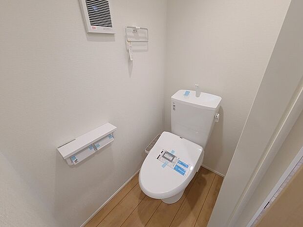 1.2階にそれぞれトレイがございます。朝の混雑時に分散して利用できるほか、ゲスト用としても使い分けることもできます。