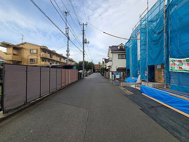 6m幅員の道路に面しておりお車の運転が苦手な方でも安心して出入りいただけます。