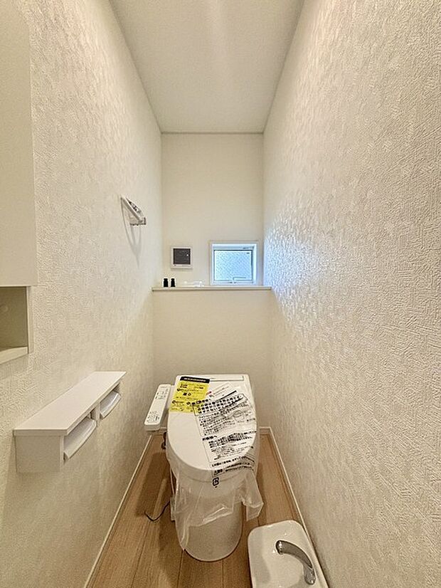 1.2階にそれぞれトレイがございます。朝の混雑時に分散して利用できるほか、ゲスト用としても使い分けることもできます。 