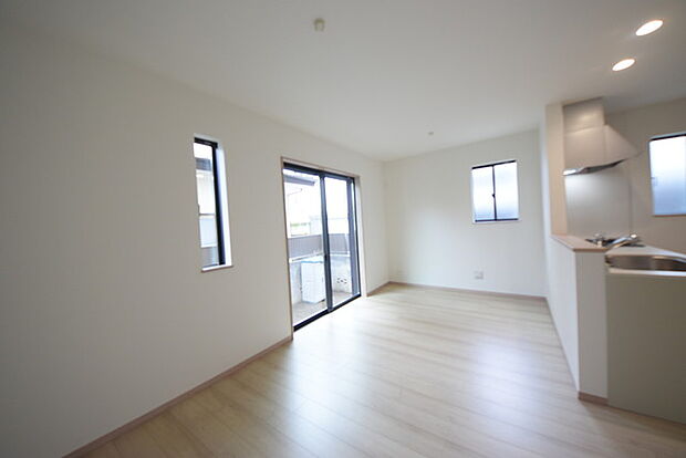 夕食の時間。家族、友人、両親、親戚との会話がより料理を美味しくしてくれる。あっという間に時間が過ぎてしまう居心地の良さは、普段はほっとする空間としてここにあります。 