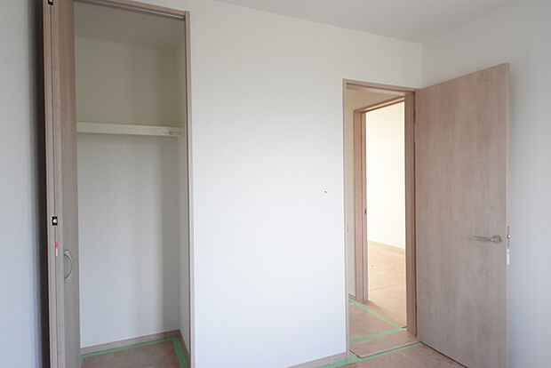 大容量クローゼット付き！家族の成長と共に増える荷物もスッキリ収納。  