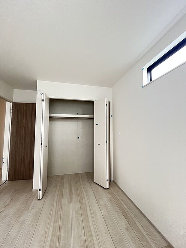 収納スペースが豊富なためお部屋も綺麗に片付きます。