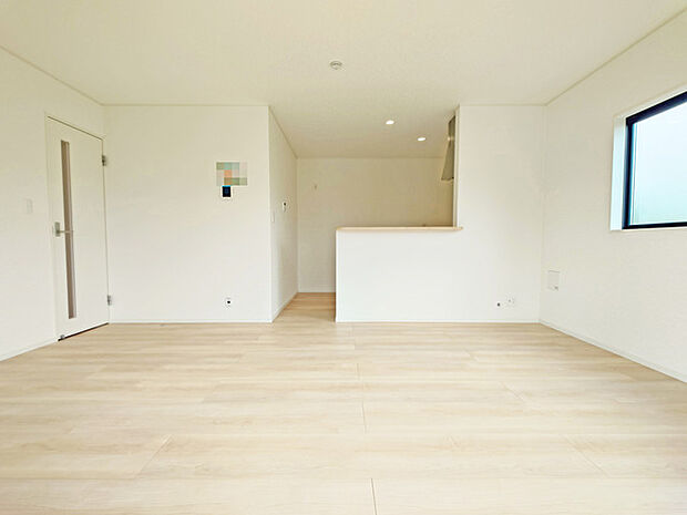 リビングは家具の配置も思いのまま。自由度が高い設計です。 