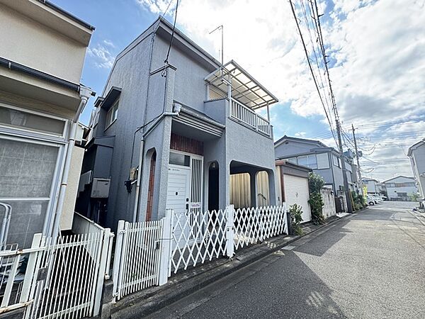 4m幅員の道路に面しておりお車の運転が苦手な方でも安心して出入りいただけます。