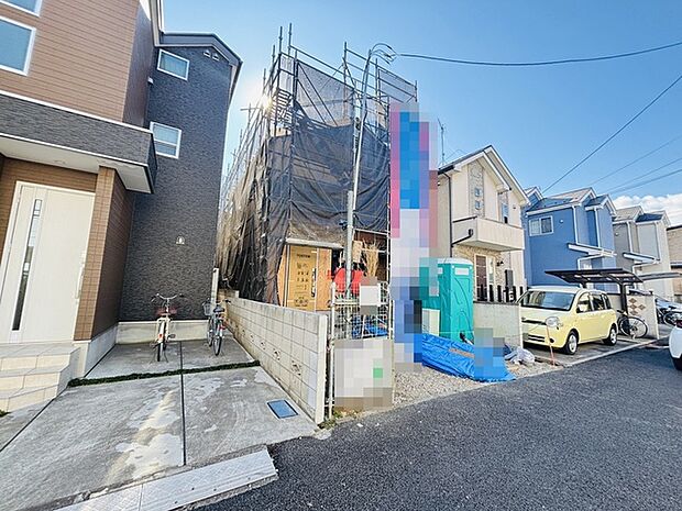 戸建てが立ち並ぶ静かな住宅街。四季折々の移り変わりを感じながら自然と楽しみ、暮らす、そんな毎日を日々の中で感じられる住環境 