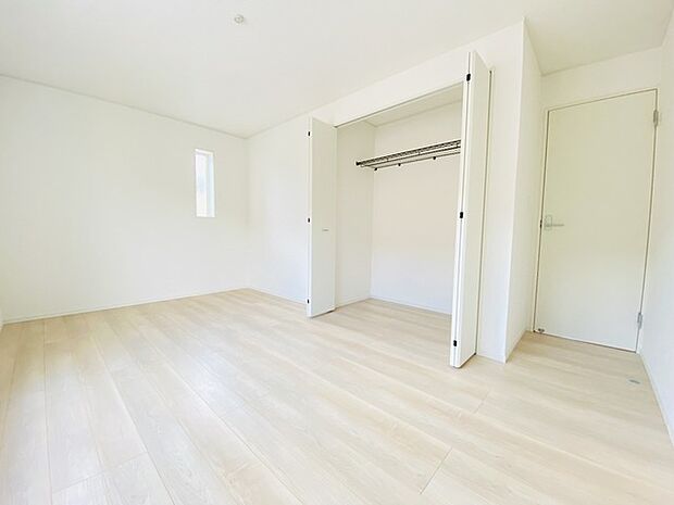 大容量クローゼット付き！家族の成長と共に増える荷物もスッキリ収納。 