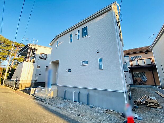 周辺の街並み 五感で感じる、現地でしかわからない事も沢山ございます。周辺環境なども一緒にご案内いたしますのでお気軽にお問合せください。 （10m）