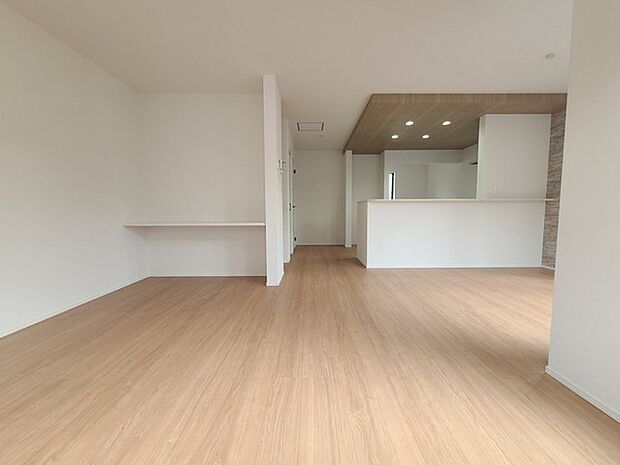 夕食の時間。家族、友人、両親、親戚との会話がより料理を美味しくしてくれる。あっという間に時間が過ぎてしまう居心地の良さは、普段はほっとする空間としてここにあります。