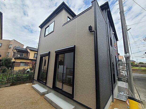 五感で感じる、現地でしかわからない事も沢山ございます。周辺環境なども一緒にご案内いたしますのでお気軽にお問合せください。