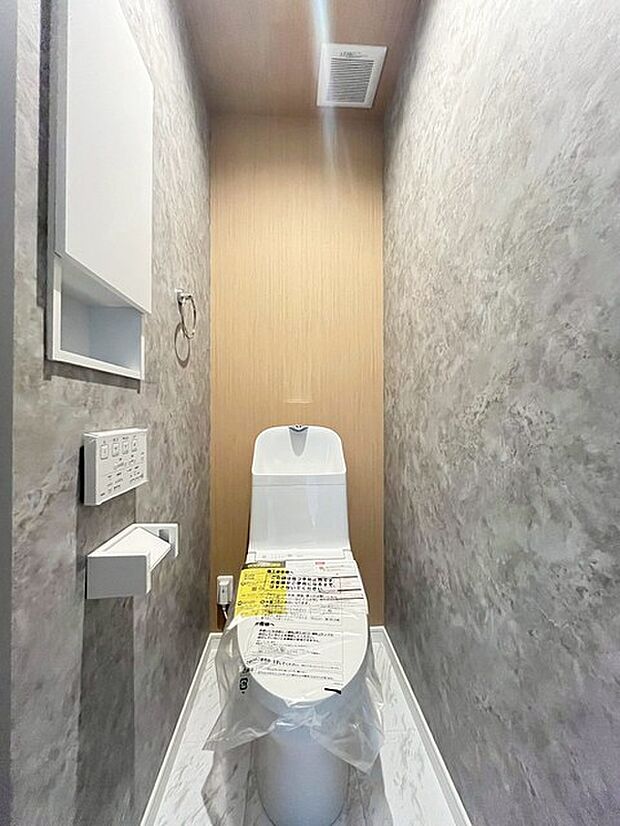 1.2階にそれぞれトレイがございます。朝の混雑時に分散して利用できるほか、ゲスト用としても使い分けることもできます。