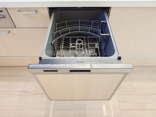 家事時間を短縮できる食洗器付き、毎日の負担を減らしてお料理を楽しめる嬉しい設備です。 