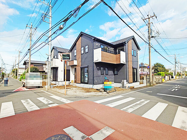 南道路に面しており日中もたくさんの陽が入ります。風通りや周辺環境など実際に現地にてご確認ください。