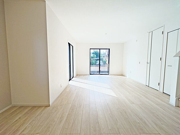 リビングは家具の配置も思いのまま。自由度が高い設計です。