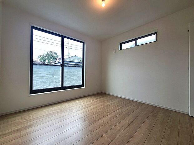 2面採光を確保した明るい室内は、爽やかな風を感じる居心地の良い空間です。