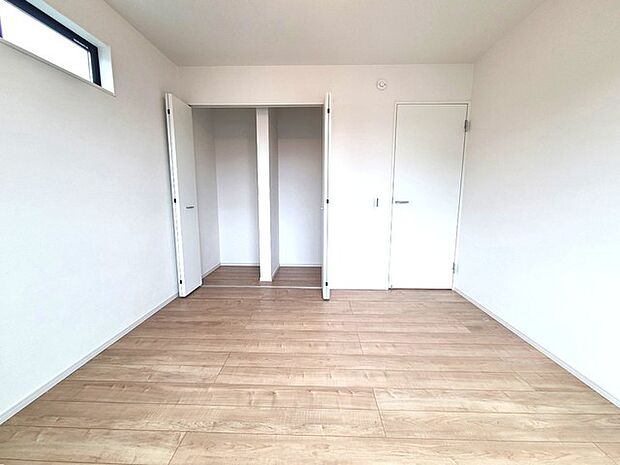 自分の時間を充実させ、心豊かな時間過ごすための大切な空間へ。 大容量クローゼット付き!家族の成長と共に増える荷物もスッキリ収納。