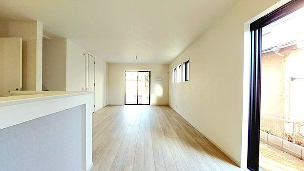 リビングは家具の配置も思いのまま。自由度が高い設計です。