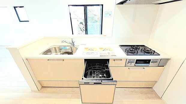 家事時間を短縮できる食洗器付き、毎日の負担を減らしてお料理を楽しめる嬉しい設備です。