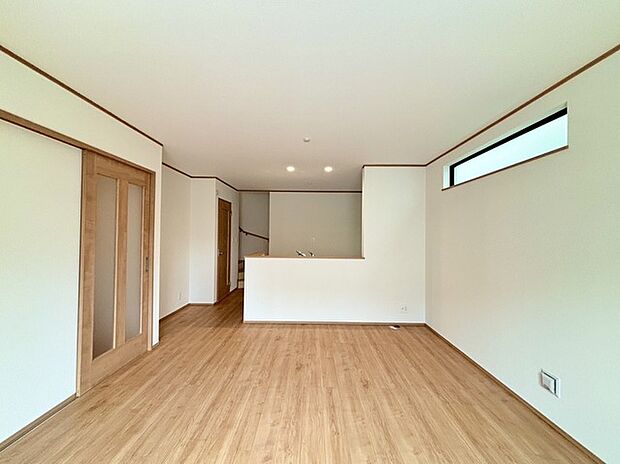 夕食の時間。家族、友人、両親、親戚との会話がより料理を美味しくしてくれる。あっという間に時間が過ぎてしまう居心地の良さは、普段はほっとする空間としてここにあります。