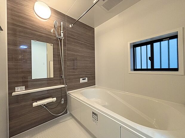 1日の疲れを取るゆとりある浴室です。