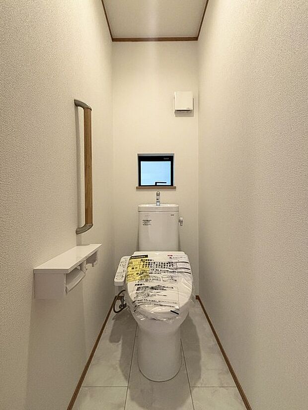 1.2階にそれぞれトレイがございます。朝の混雑時に分散して利用できるほか、ゲスト用としても使い分けることもできます。