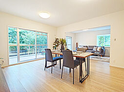 シャレール新座 3LDKのリビング/ダイニング