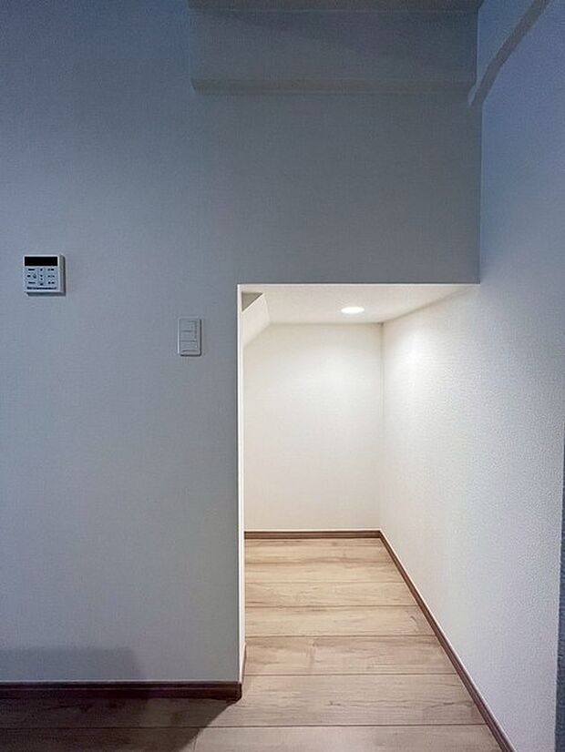 大容量のパントリーがございますので、非常食や食品のストックも沢山置けます。 