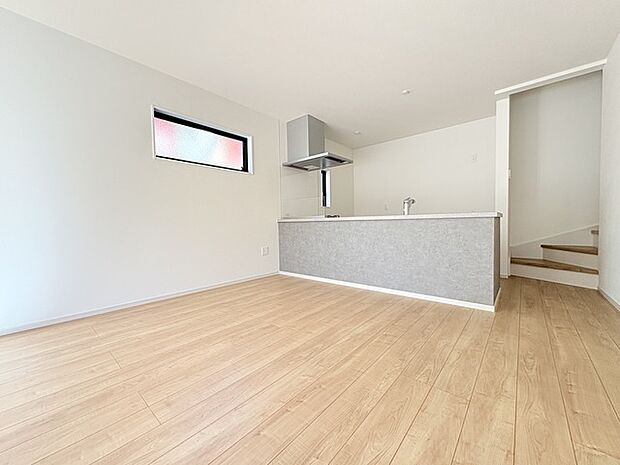 夕食の時間。家族、友人、両親、親戚との会話がより料理を美味しくしてくれる。あっという間に時間が過ぎてしまう居心地の良さは、普段はほっとする空間としてここにあります。