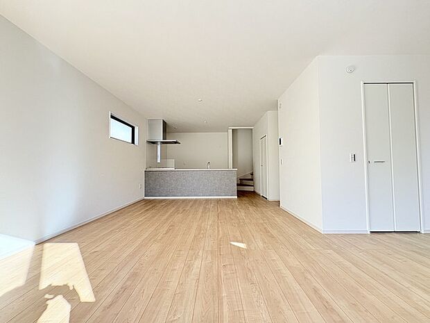 リビングは家具の配置も思いのまま。自由度が高い設計です。