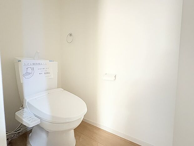 1.2階にそれぞれトレイがございます。朝の混雑時に分散して利用できるほか、ゲスト用としても使い分けることもできます。