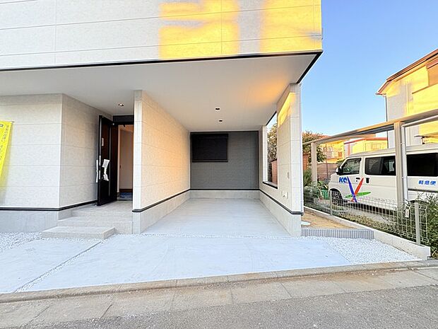 カースペースは1台駐車できます。車庫の出し入れのしやすさなど、実際に現地にてご確認ください。