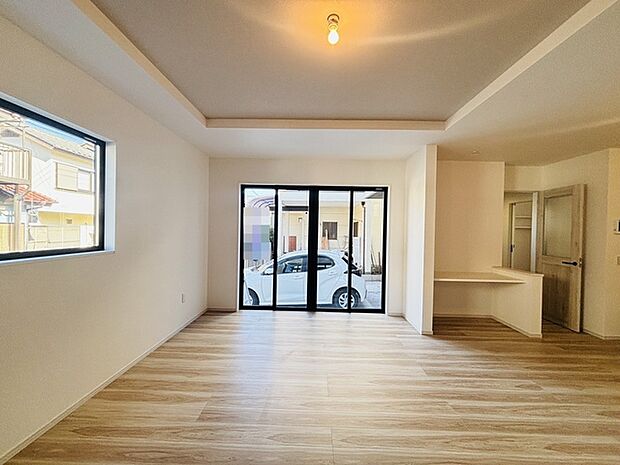 リビングは家具の配置も思いのまま。自由度が高い設計です。 