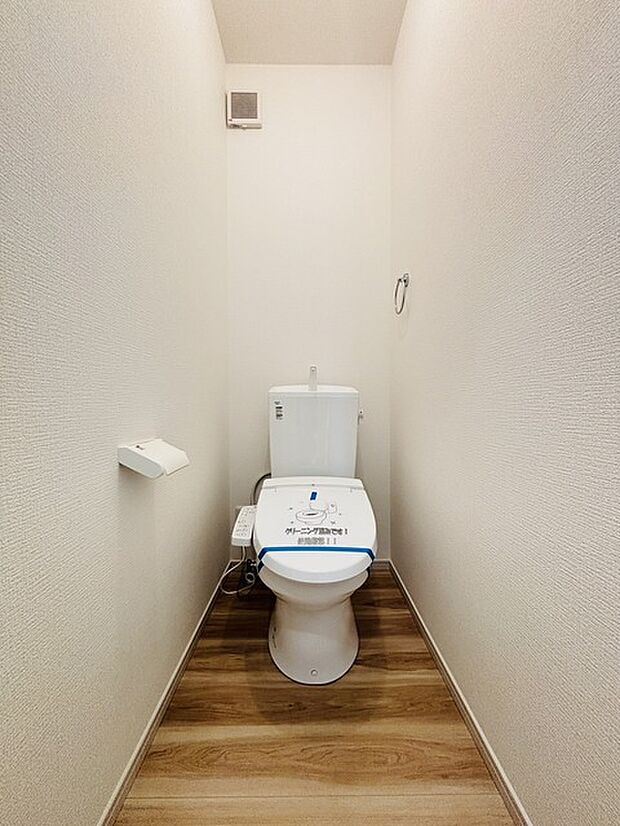 1.2階にそれぞれトレイがございます。朝の混雑時に分散して利用できるほか、ゲスト用としても使い分けることもできます。