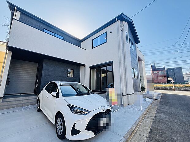 セカンドカーや来客時にも便利なカースペース2台分ございます。