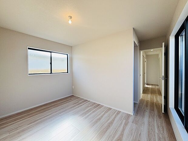 収納で悩む時間をなくしたい。家族の衣服が多くても頼もしいWIC(ウォークインクローゼット)