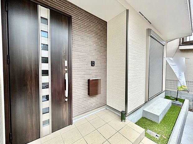 お客様をお迎えする玄関、お家の出入りもスムーズに行えます。