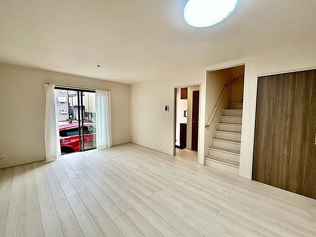 夕食の時間。家族、友人、両親、親戚との会話がより料理を美味しくしてくれる。あっという間に時間が過ぎてしまう居心地の良さは、普段はほっとする空間としてここにあります。