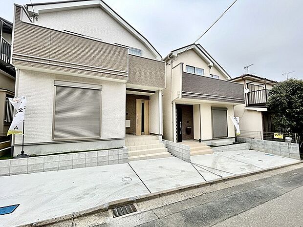 カースペースは1台駐車できます。車庫の出し入れのしやすさなど、実際に現地にてご確認ください。