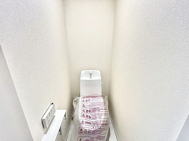 1.2階にそれぞれトレイがございます。朝の混雑時に分散して利用できるほか、ゲスト用としても使い分けることもできます。